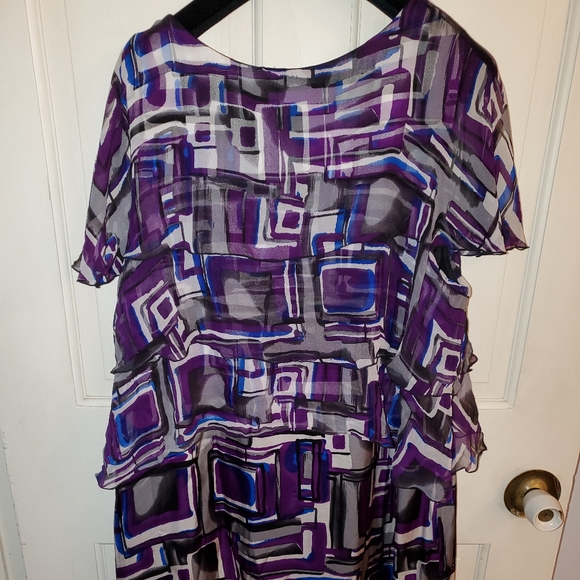 ICON collection layered dress - Picture 2 of 5